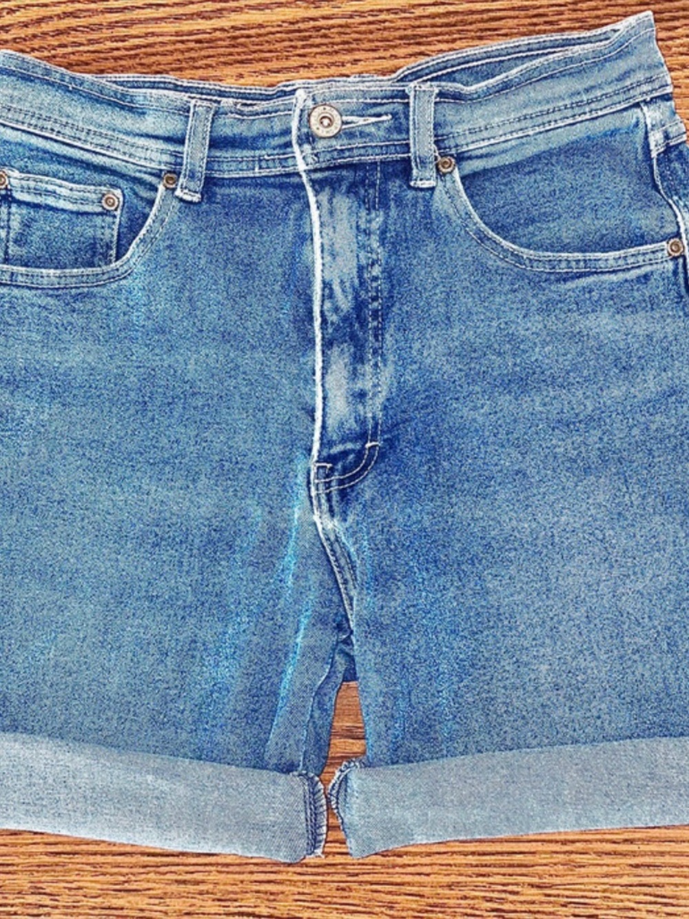 Bill Blass Jeans Vintage High Waist Denim Shorts Size 6P Light Wash Cuffed